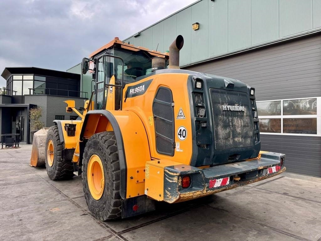 Hyundai HL960A - Wheel loader: gambar 3 Hyundai HL960A - Wheel loader: gambar 3