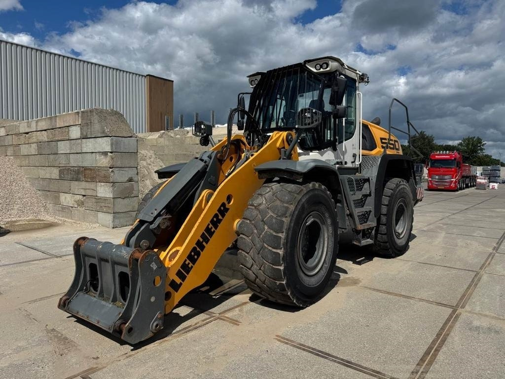 Liebherr L550 X Power - Wheel loader: gambar 2 Liebherr L550 X Power - Wheel loader: gambar 2