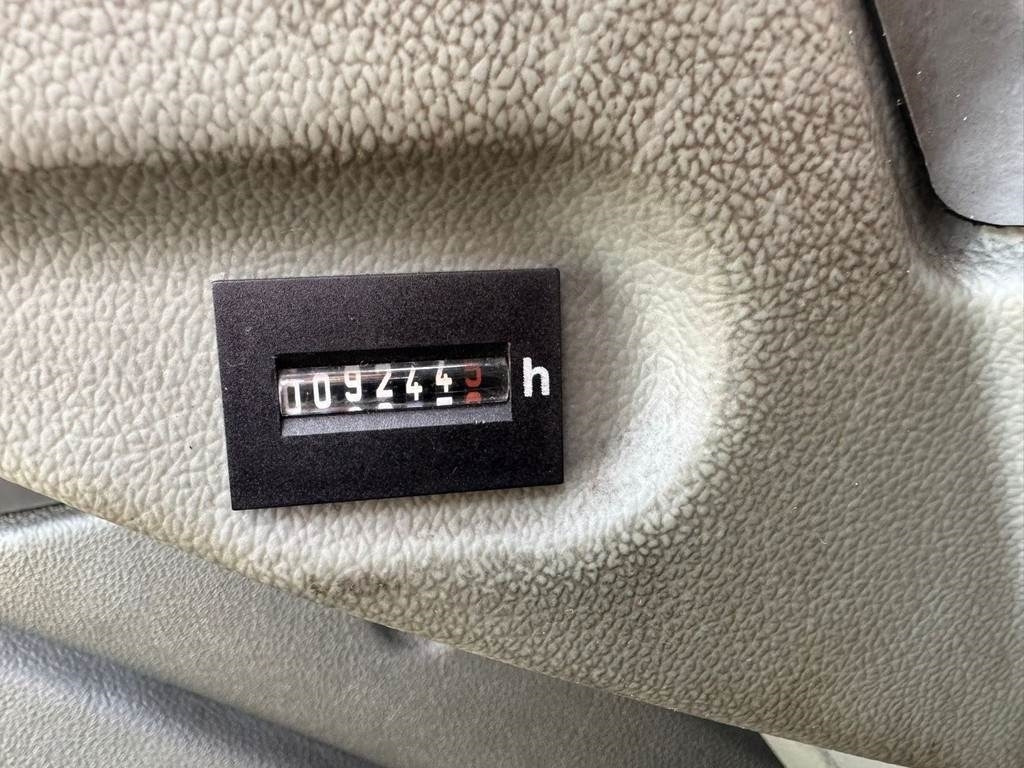 Mesin pengisi Liebherr LH 22 M: gambar 13