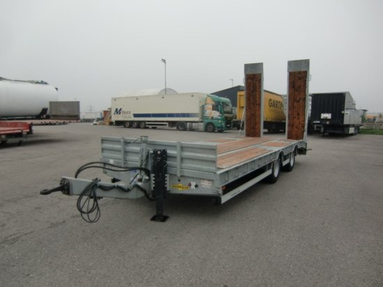 HUMBAUR HBTZ 217224 BS schräg Tandem-Tieflader Verzinkt, SAF-Achsen, - Trailer low bed: gambar 1 HUMBAUR HBTZ 217224 BS schräg Tandem-Tieflader Verzinkt, SAF-Achsen, - Trailer low bed: gambar 1