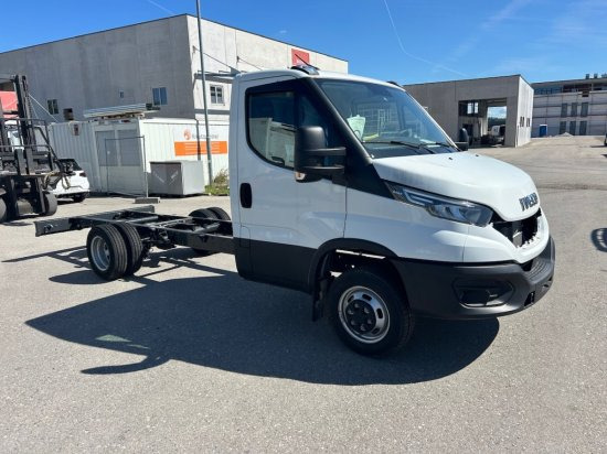 Iveco Daily 40 - 180 Fahrgestell, E6 Ohne Motor/Ohne Getriebe - Truk sasis: gambar 3 Iveco Daily 40 - 180 Fahrgestell, E6 Ohne Motor/Ohne Getriebe - Truk sasis: gambar 3