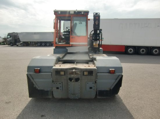 MAFI Hofschlepper MT32Z - Traktor terminal: gambar 5 MAFI Hofschlepper MT32Z - Traktor terminal: gambar 5