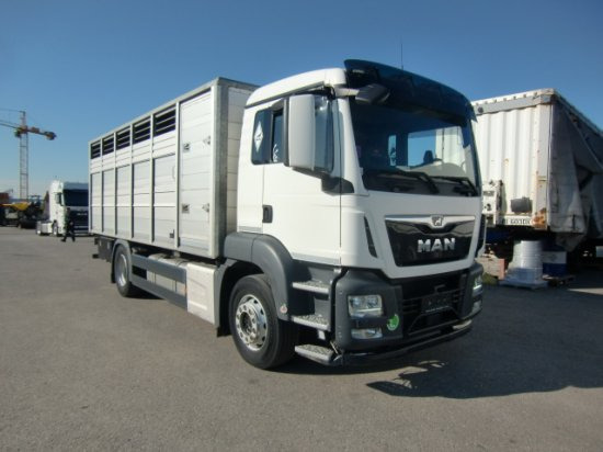 MAN TGS 18.420 Tiertransporter,Euro 6, Manual Seilwinde, el. Ladebordwand Voll Luft - Truk pengangkut kuda: gambar 3 MAN TGS 18.420 Tiertransporter,Euro 6, Manual Seilwinde, el. Ladebordwand Voll Luft - Truk pengangkut kuda: gambar 3