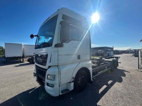 MAN TGX 26.440 BDF, XXL, Retarder, Automatik, E6, Liftachse, Motorschaden, Kurbelwellenschaden - Pengangkut kontainer/ Container truck: gambar 3 MAN TGX 26.440 BDF, XXL, Retarder, Automatik, E6, Liftachse, Motorschaden, Kurbelwellenschaden - Pengangkut kontainer/ Container truck: gambar 3