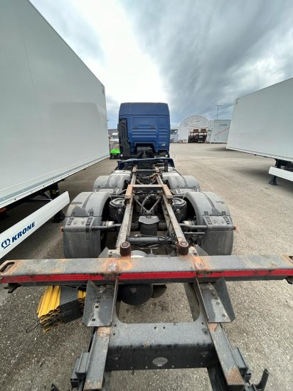 MAN TGX 26.440 XLX 6x2 Liftachse, Euro 6, Retarder, Motorschaden - Pengangkut kontainer/ Container truck: gambar 4 MAN TGX 26.440 XLX 6x2 Liftachse, Euro 6, Retarder, Motorschaden - Pengangkut kontainer/ Container truck: gambar 4