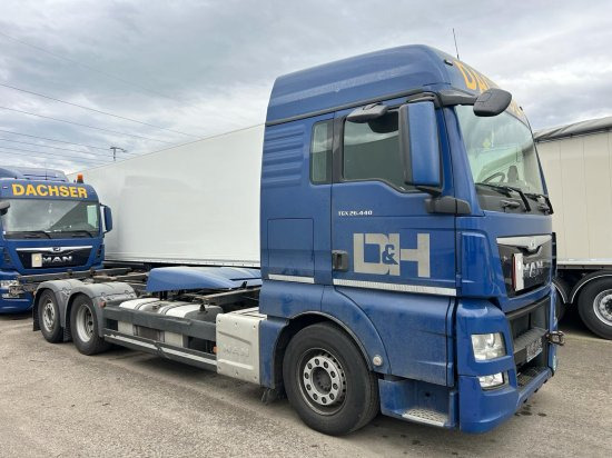 MAN TGX 26.440 XLX 6x2 Liftachse, Euro 6, Retarder, Motorschaden engine damage! - Pengangkut kontainer/ Container truck: gambar 1 MAN TGX 26.440 XLX 6x2 Liftachse, Euro 6, Retarder, Motorschaden engine damage! - Pengangkut kontainer/ Container truck: gambar 1