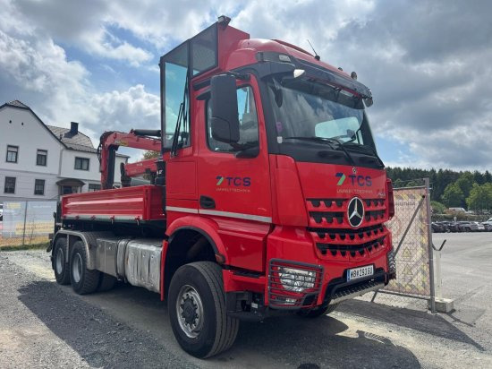 Mercedes-Benz AROCS 3552 963-2F Epsilon M100L86 Kran ? Leistungsstarker Holzladekran mit hoher Reichweite - Truk derek: gambar 2 Mercedes-Benz AROCS 3552 963-2F Epsilon M100L86 Kran ? Leistungsstarker Holzladekran mit hoher Reichweite - Truk derek: gambar 2