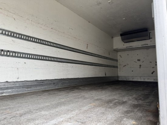 Truk berpendingin Mercedes-Benz Actros 1833, Euro6, Thermoking T 1200R, LBW-Dautel,: gambar 7 Truk berpendingin Mercedes-Benz Actros 1833, Euro6, Thermoking T 1200R, LBW-Dautel,: gambar 7