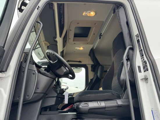 Truk berpendingin Mercedes-Benz Actros 1833, Euro6, Thermoking T 1200R, LBW-Dautel,: gambar 9 Truk berpendingin Mercedes-Benz Actros 1833, Euro6, Thermoking T 1200R, LBW-Dautel,: gambar 9