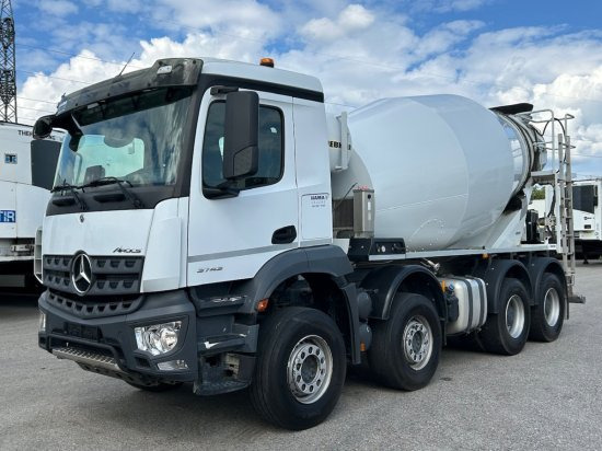 Mercedes-Benz Arocs 3743, 8x4 Betonmischer, Euro 6, 9m³ Liebherr Mischer - Truk pengaduk beton: gambar 1 Mercedes-Benz Arocs 3743, 8x4 Betonmischer, Euro 6, 9m³ Liebherr Mischer - Truk pengaduk beton: gambar 1