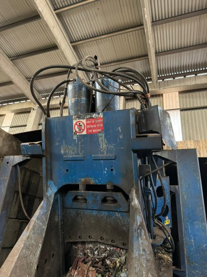 Schrottschere Bonfiglioli Squalo 1500 - Mesin industri: gambar 3 Schrottschere Bonfiglioli Squalo 1500 - Mesin industri: gambar 3