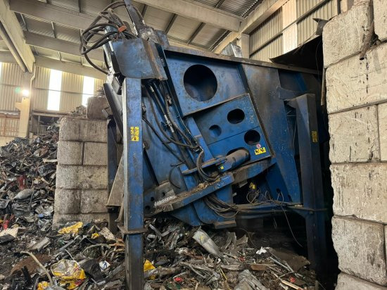 Schrottschere Bonfiglioli Squalo 1500 - Mesin industri: gambar 2 Schrottschere Bonfiglioli Squalo 1500 - Mesin industri: gambar 2