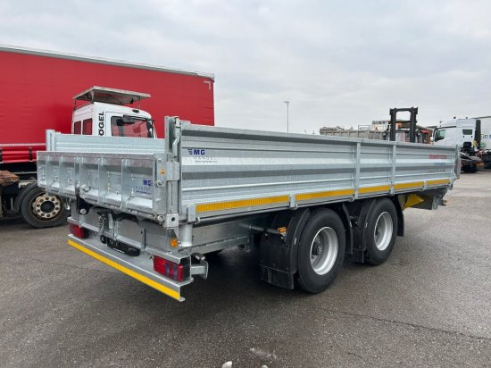 Möslein Tandemkipper-Tieflader, 3 Seitenkipper mit Einschubrampen - Trailer low bed: gambar 3 Möslein Tandemkipper-Tieflader, 3 Seitenkipper mit Einschubrampen - Trailer low bed: gambar 3