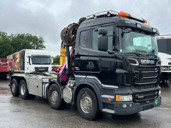 Scania R560 8x2, Schrottkran, E5, Lenk-Lift-Achse - Hook lift, Truk derek: gambar 1 Scania R560 8x2, Schrottkran, E5, Lenk-Lift-Achse - Hook lift, Truk derek: gambar 1