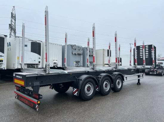 Schwarzmüller Y-Serie, Holzauflieger, 6 Rungenpaare, SAF-Achsen, Liftachse - Semi-trailer pengangkut kayu: gambar 5 Schwarzmüller Y-Serie, Holzauflieger, 6 Rungenpaare, SAF-Achsen, Liftachse - Semi-trailer pengangkut kayu: gambar 5