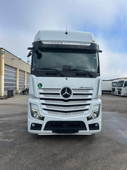Mercedes-Benz 1851 Gigaspace, Retarder, Mirror-Cam, E6 - Tractor head: gambar 2 Mercedes-Benz 1851 Gigaspace, Retarder, Mirror-Cam, E6 - Tractor head: gambar 2