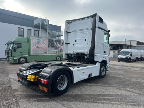 Mercedes-Benz 1851 Gigaspace, Retarder, Mirror-Cam, E6 - Tractor head: gambar 4 Mercedes-Benz 1851 Gigaspace, Retarder, Mirror-Cam, E6 - Tractor head: gambar 4