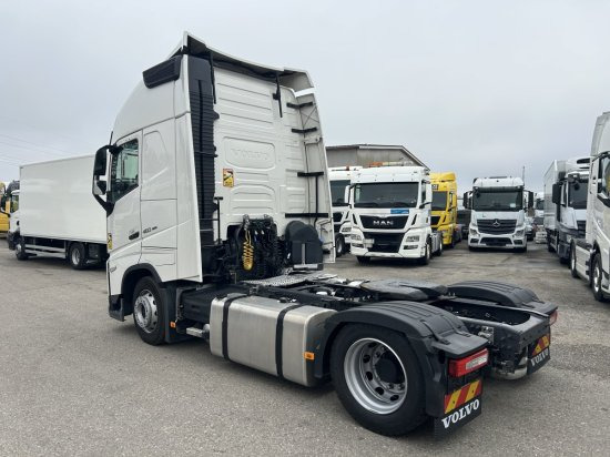 Volvo FH 460 E6, Low Deck , I Save I-Shift, Standklima - Tractor head: gambar 4 Volvo FH 460 E6, Low Deck , I Save I-Shift, Standklima - Tractor head: gambar 4