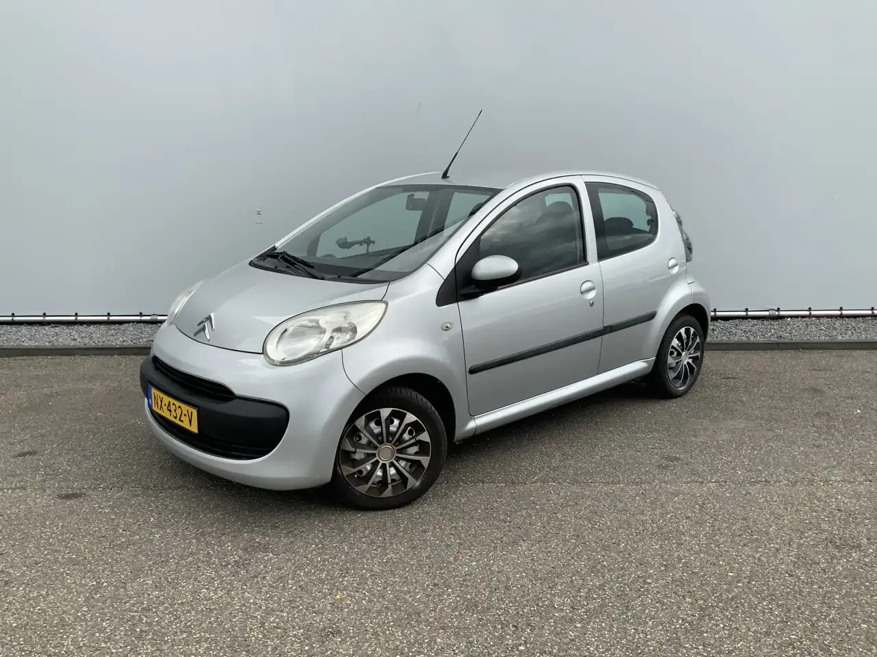 Citroen C1 1.0-12V Ambiance, 4-deurs, Airco. APK: 28-02-2026 - Hatchback: gambar 1 Citroen C1 1.0-12V Ambiance, 4-deurs, Airco. APK: 28-02-2026 - Hatchback: gambar 1