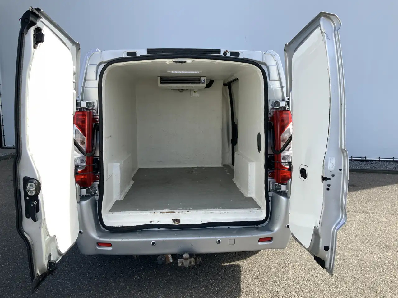 Citroen Jumpy 2.0 HDI L2H1 Koelauto werkt 100% Dag & Nacht Airco - Van berpendingin: gambar 4 Citroen Jumpy 2.0 HDI L2H1 Koelauto werkt 100% Dag & Nacht Airco - Van berpendingin: gambar 4