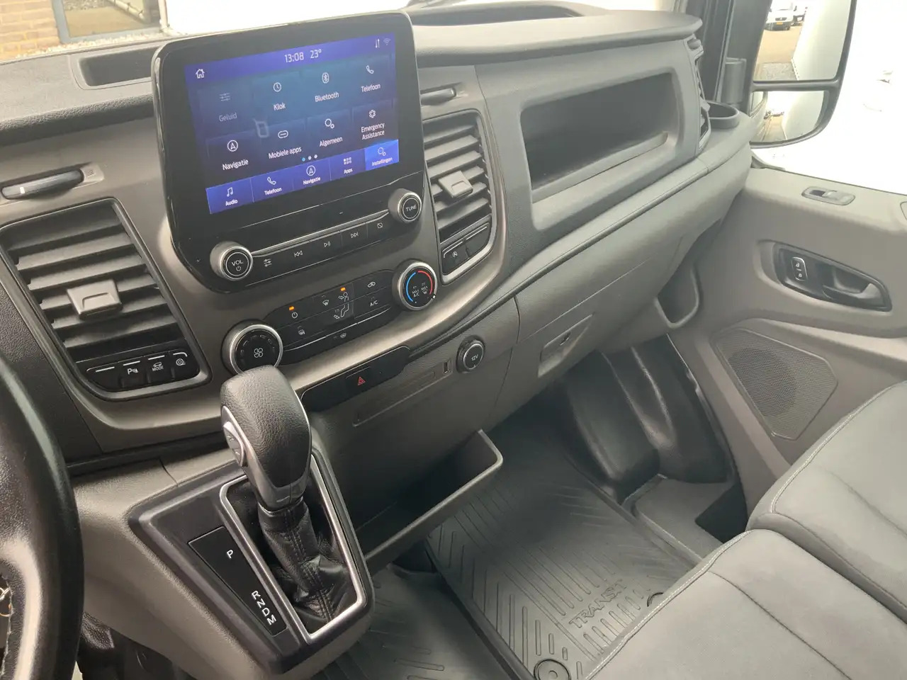 Ford Transit 350 2.0 TDCI L3H2 EXPORT !! Koel vries Automaat Tr - Van berpendingin: gambar 4 Ford Transit 350 2.0 TDCI L3H2 EXPORT !! Koel vries Automaat Tr - Van berpendingin: gambar 4