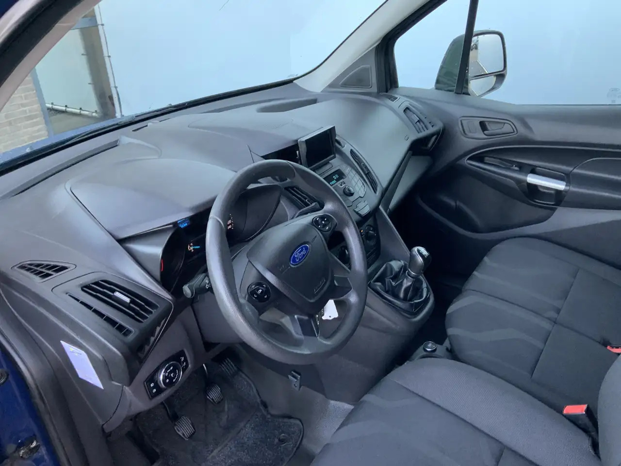 Ford Transit Connect 1.5 TDCI L1 Trend Airco Cruise Trekhaak 1200 kg Eu - Van kecil: gambar 5 Ford Transit Connect 1.5 TDCI L1 Trend Airco Cruise Trekhaak 1200 kg Eu - Van kecil: gambar 5