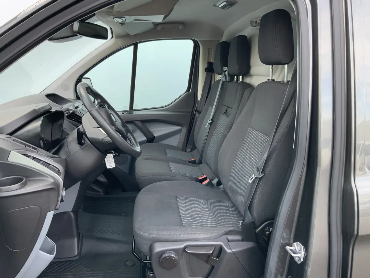 Ford Transit Custom 270 2.2 TDCI L1H1 Trend Airco Camera Cruise Dakdra - Van panel: gambar 4 Ford Transit Custom 270 2.2 TDCI L1H1 Trend Airco Camera Cruise Dakdra - Van panel: gambar 4