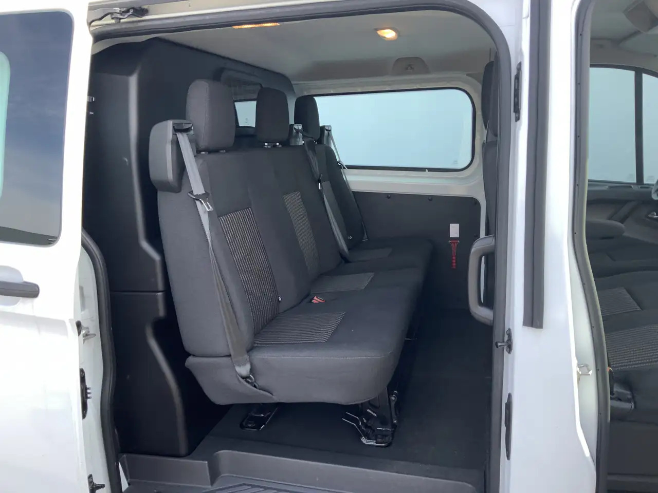 Van kombi Ford Transit Custom 290 2.0 TDCI L2H1 6 Zits Trend DC Airco Cruise Tre: gambar 21
