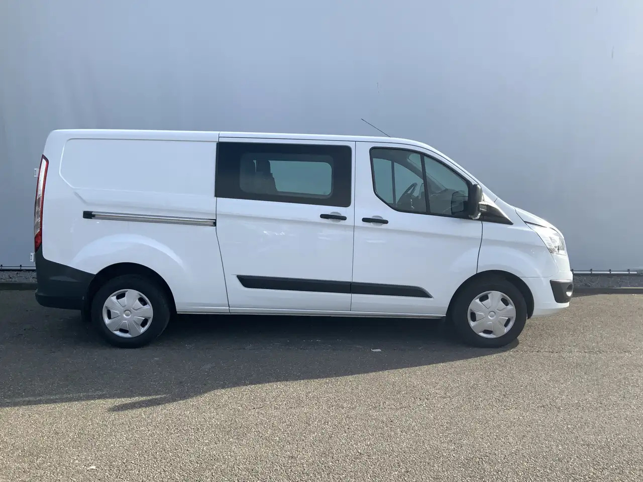 Van kombi Ford Transit Custom 290 2.0 TDCI L2H1 6 Zits Trend DC Airco Cruise Tre: gambar 13