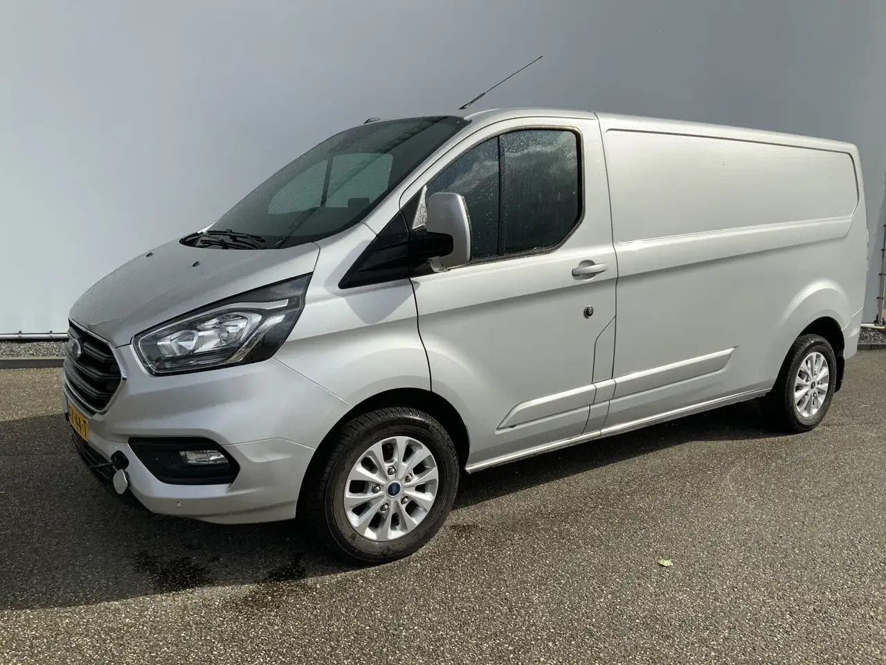 Ford Transit Custom 300 2.0 TDCI (MOTOR DEFECT!!) L2H2 Airco Navi 3 Zi - Van panel: gambar 1 Ford Transit Custom 300 2.0 TDCI (MOTOR DEFECT!!) L2H2 Airco Navi 3 Zi - Van panel: gambar 1