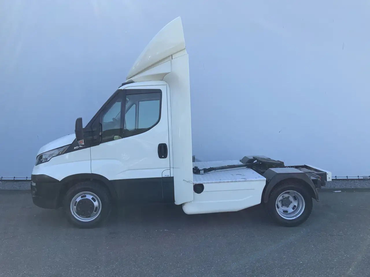 Iveco 40C18 B.E Trekker Airco Cruise 3 Zits Euro 6 180 - Tractor head mini: gambar 3 Iveco 40C18 B.E Trekker Airco Cruise 3 Zits Euro 6 180 - Tractor head mini: gambar 3