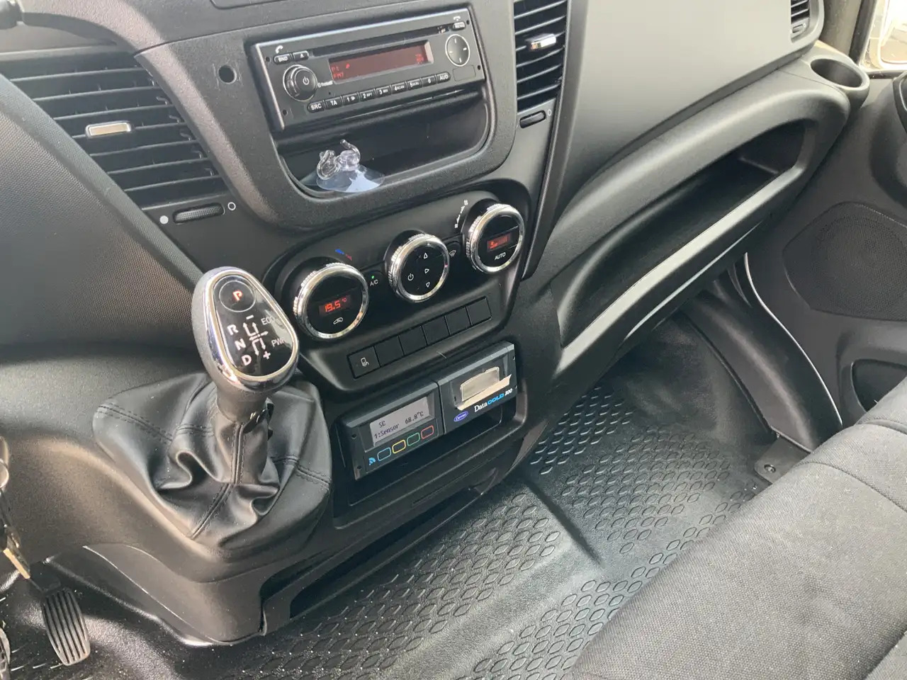 Iveco Daily 35C13 2.3 375 Automaat Koelmeubelbak Deuren Dag&Na - Van berpendingin: gambar 4 Iveco Daily 35C13 2.3 375 Automaat Koelmeubelbak Deuren Dag&Na - Van berpendingin: gambar 4