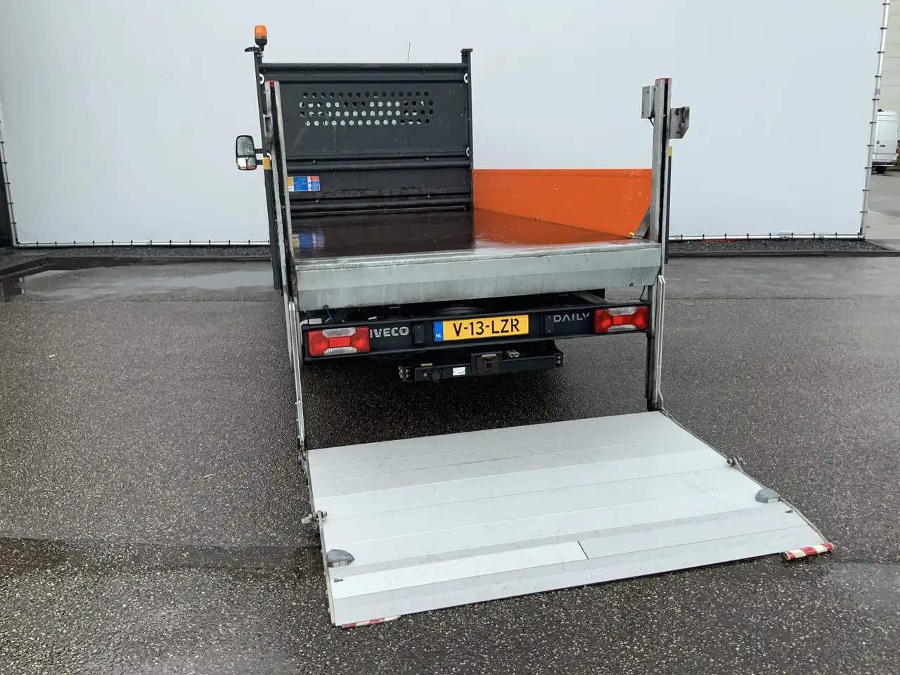 Iveco Daily 35C14 2.3 375 Pick Up & LaadLift Airco Navi Trekha - Van flatbed: gambar 4 Iveco Daily 35C14 2.3 375 Pick Up & LaadLift Airco Navi Trekha - Van flatbed: gambar 4