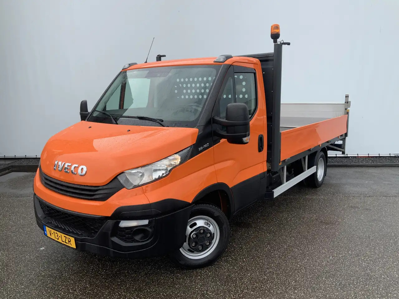 Iveco Daily 35C14 2.3 375 Pick Up & LaadLift Airco Navi Trekha - Van flatbed: gambar 1 Iveco Daily 35C14 2.3 375 Pick Up & LaadLift Airco Navi Trekha - Van flatbed: gambar 1