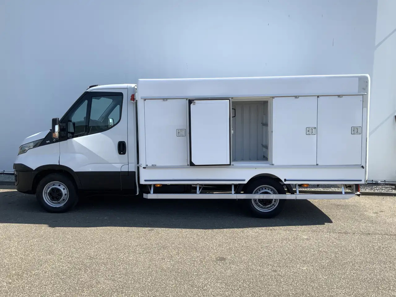 Iveco Daily 35S12 2.3 345 EURO 6 vrieswagen -40 C ijsauto Bakm - Van berpendingin: gambar 2 Iveco Daily 35S12 2.3 345 EURO 6 vrieswagen -40 C ijsauto Bakm - Van berpendingin: gambar 2