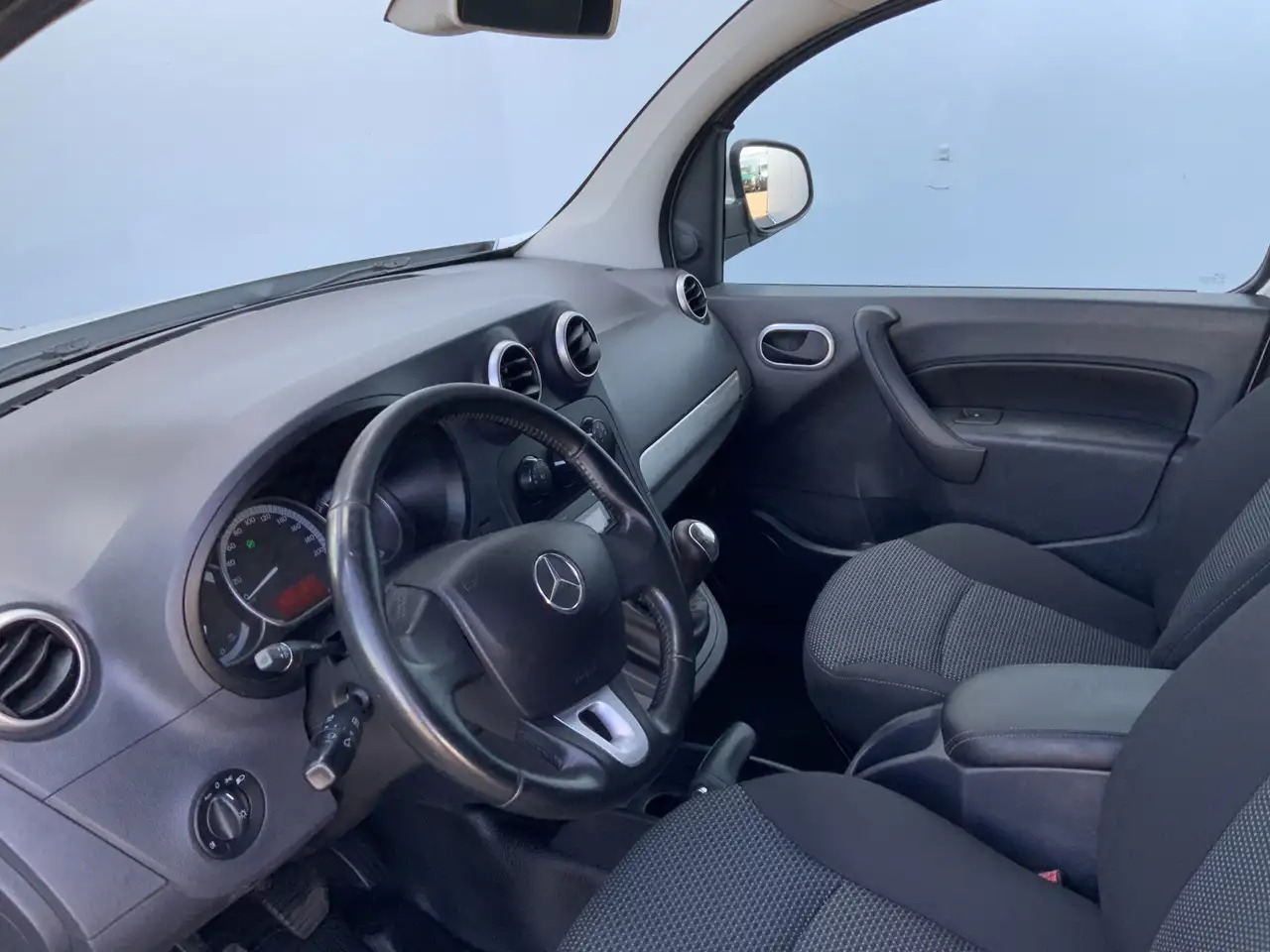 Mercedes-Benz Citan 109 CDI BlueEFFICIENCY Airco Cruise Euro 5 - Van kecil: gambar 5 Mercedes-Benz Citan 109 CDI BlueEFFICIENCY Airco Cruise Euro 5 - Van kecil: gambar 5