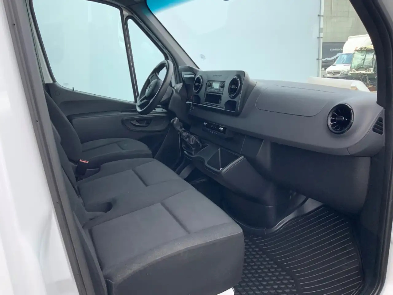 Mercedes-Benz Sprinter 314 2.2 CDI 366 L2H2 Airco 3 Zits Euro 6 - Van panel: gambar 4 Mercedes-Benz Sprinter 314 2.2 CDI 366 L2H2 Airco 3 Zits Euro 6 - Van panel: gambar 4