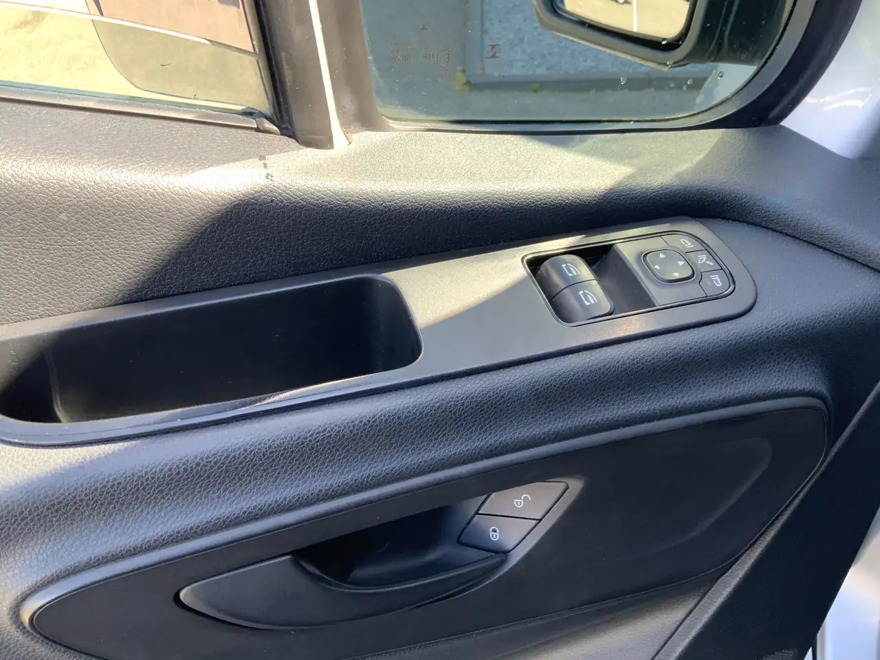 Mercedes-Benz Sprinter 314 2.2 CDI L2H1 Automaat Airco Cruise Aluvelg IMB - Van panel: gambar 5 Mercedes-Benz Sprinter 314 2.2 CDI L2H1 Automaat Airco Cruise Aluvelg IMB - Van panel: gambar 5