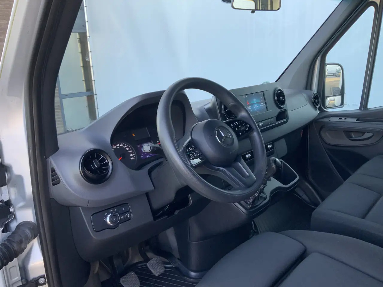 Mercedes-Benz Sprinter 314 2.2 CDI L2H2 Airco Cruise 3 Zits Trekhaak 2000 - Van panel: gambar 4 Mercedes-Benz Sprinter 314 2.2 CDI L2H2 Airco Cruise 3 Zits Trekhaak 2000 - Van panel: gambar 4