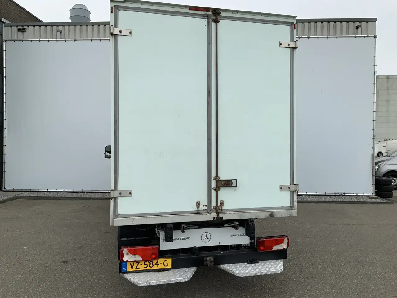 Mercedes-Benz Sprinter 516 2.2 CDI 432 Meubelbak&Deuren &Trap Airco 3 Zit - Van box: gambar 2 Mercedes-Benz Sprinter 516 2.2 CDI 432 Meubelbak&Deuren &Trap Airco 3 Zit - Van box: gambar 2