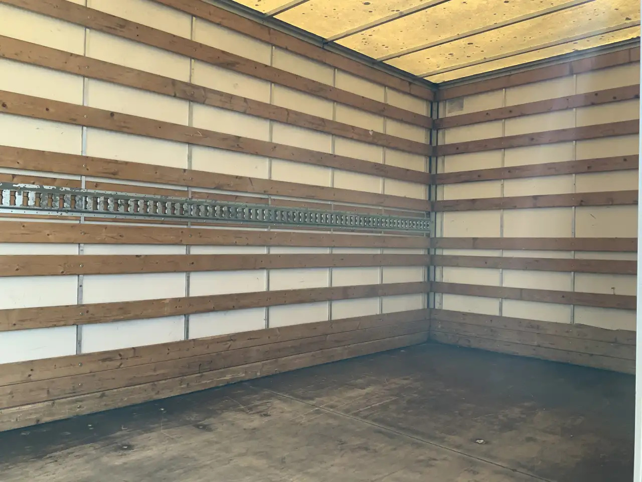 Mercedes-Benz Sprinter 519 3.0 CDI 432LAutomaat 6 Cilinder Meubelbak&Lift - Van box: gambar 4 Mercedes-Benz Sprinter 519 3.0 CDI 432LAutomaat 6 Cilinder Meubelbak&Lift - Van box: gambar 4
