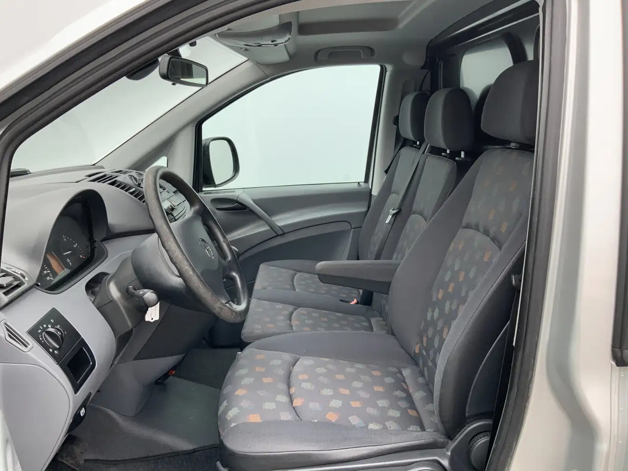 Mercedes-Benz Vito 111 CDI 320 Lang HD Amigo Koel Vries Werkt 100% 3 - Van berpendingin: gambar 5 Mercedes-Benz Vito 111 CDI 320 Lang HD Amigo Koel Vries Werkt 100% 3 - Van berpendingin: gambar 5