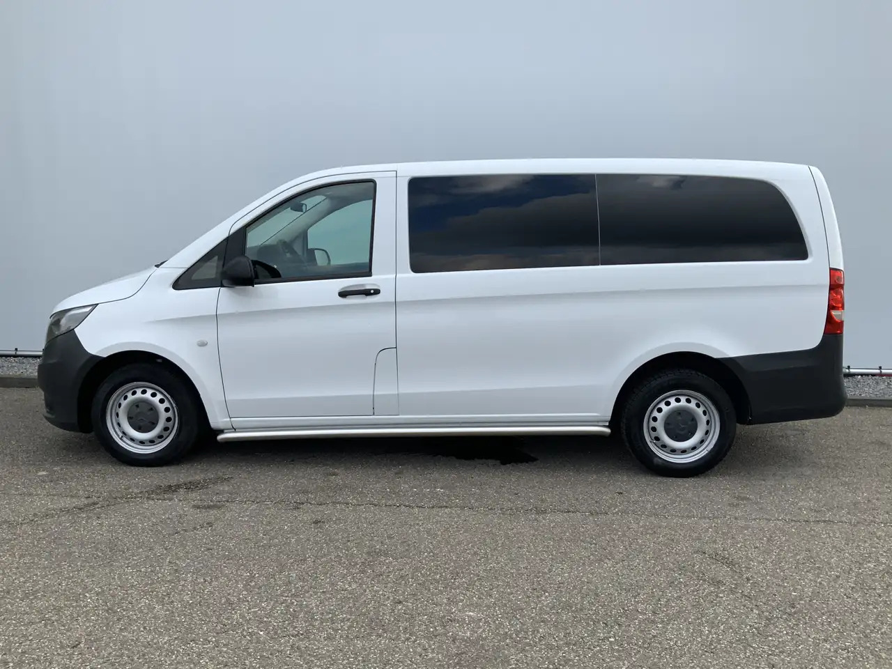 Mercedes-Benz Vito 111 CDI Functional Airco 3 Zits Side Bar Trekhaak - Van panel: gambar 3 Mercedes-Benz Vito 111 CDI Functional Airco 3 Zits Side Bar Trekhaak - Van panel: gambar 3