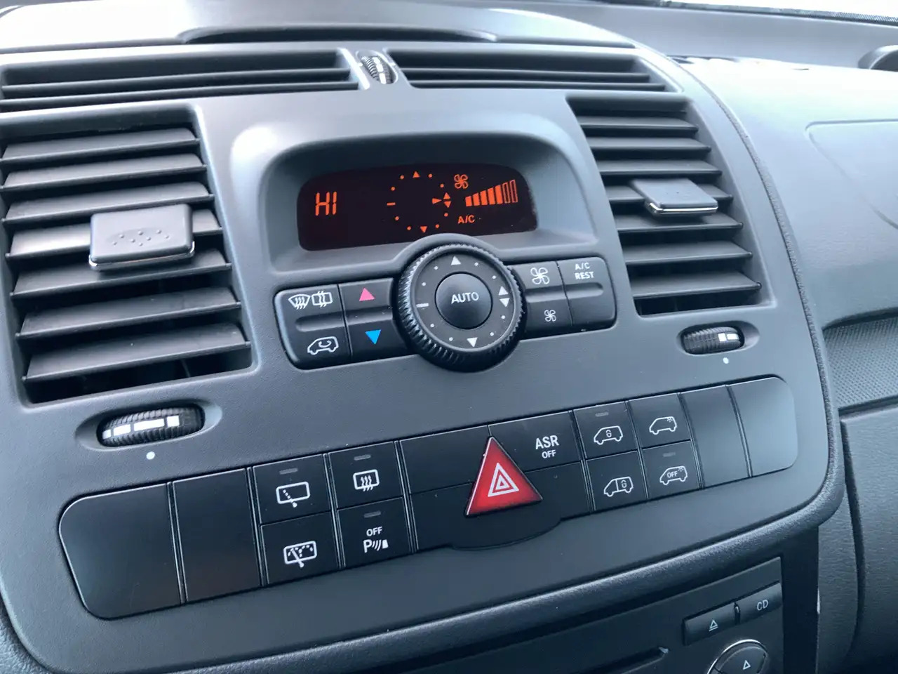 Mercedes-Benz Vito 122 CDI 320 Automaat Airco 2 Zits Leer Trekhaak 20 - Van panel: gambar 4 Mercedes-Benz Vito 122 CDI 320 Automaat Airco 2 Zits Leer Trekhaak 20 - Van panel: gambar 4