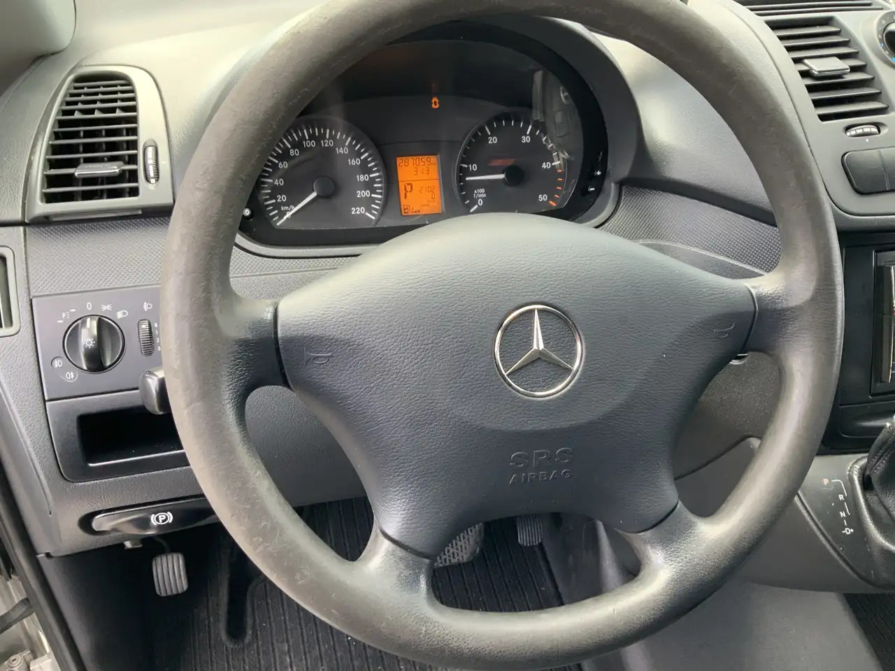 Mercedes-Benz Vito 122 CDI Automaat Koel Auto werkt 100 % 0.gr Airco - Van berpendingin: gambar 4 Mercedes-Benz Vito 122 CDI Automaat Koel Auto werkt 100 % 0.gr Airco - Van berpendingin: gambar 4