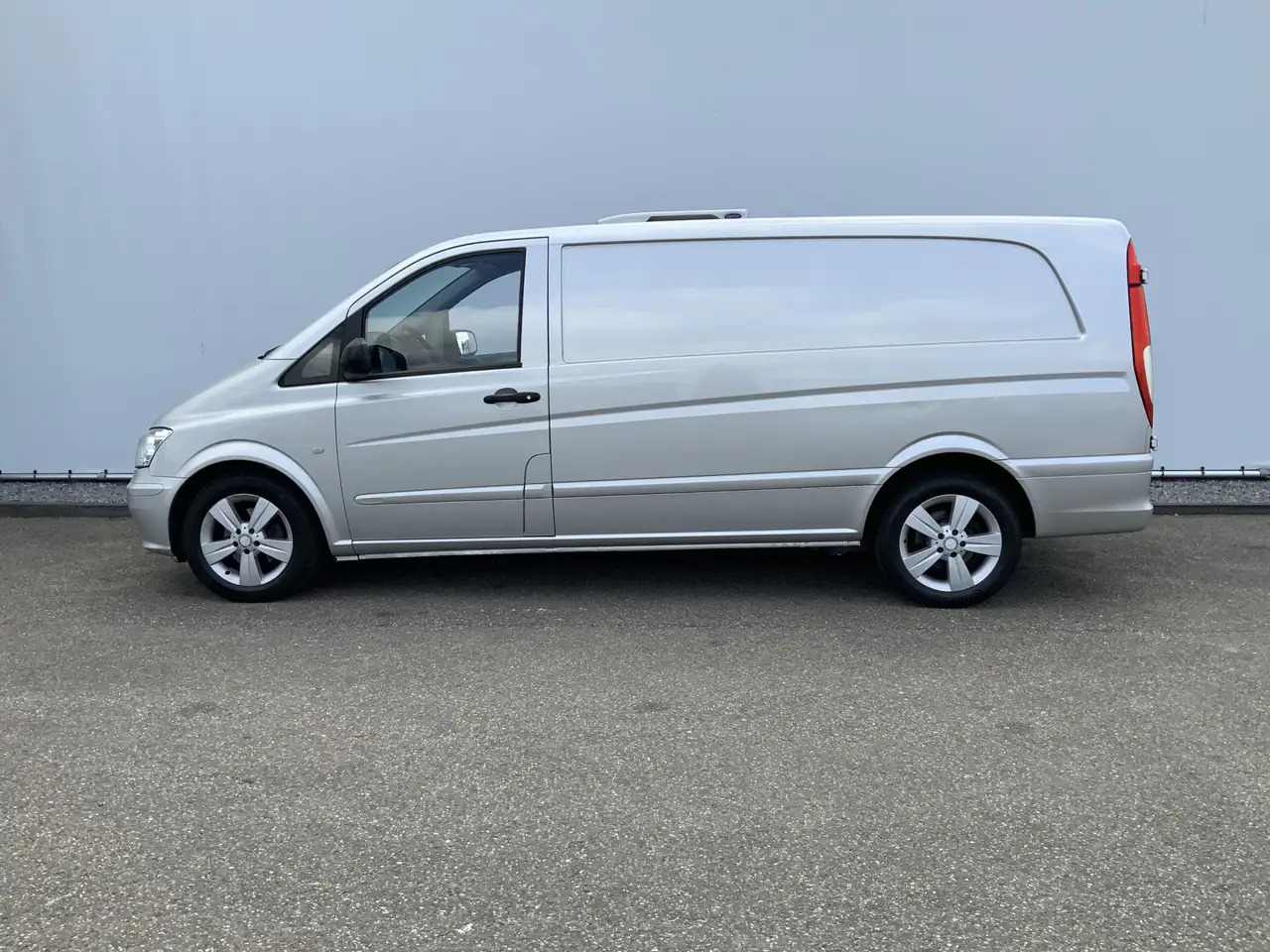 Mercedes-Benz Vito 122 CDI Automaat Koel Auto werkt 100 % 0.gr Airco - Van berpendingin: gambar 3 Mercedes-Benz Vito 122 CDI Automaat Koel Auto werkt 100 % 0.gr Airco - Van berpendingin: gambar 3