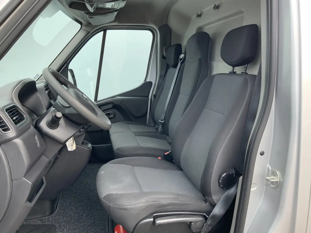 Nissan Interstar 2.3 dCi L2H2 Acenta Airco Cruise 3 Zits Camera Nav - Van panel: gambar 4 Nissan Interstar 2.3 dCi L2H2 Acenta Airco Cruise 3 Zits Camera Nav - Van panel: gambar 4