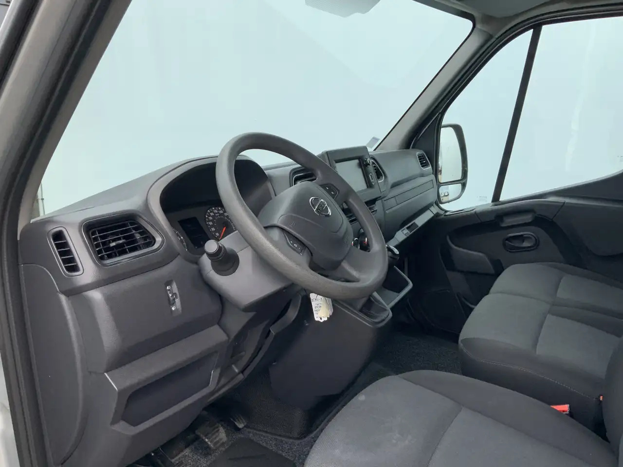 Nissan Interstar 2.3 dCi L2H2 Acenta Airco Cruise 3 Zits Camera Nav - Van panel: gambar 5 Nissan Interstar 2.3 dCi L2H2 Acenta Airco Cruise 3 Zits Camera Nav - Van panel: gambar 5