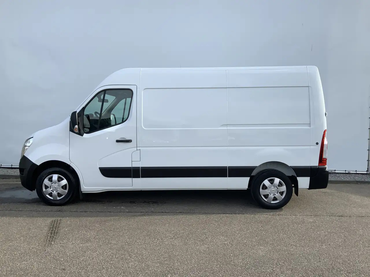Nissan NV400 2.3 dCi L2H2 Optima L2H2 Airco Cruise Trekhaak 250 - Van panel: gambar 3 Nissan NV400 2.3 dCi L2H2 Optima L2H2 Airco Cruise Trekhaak 250 - Van panel: gambar 3