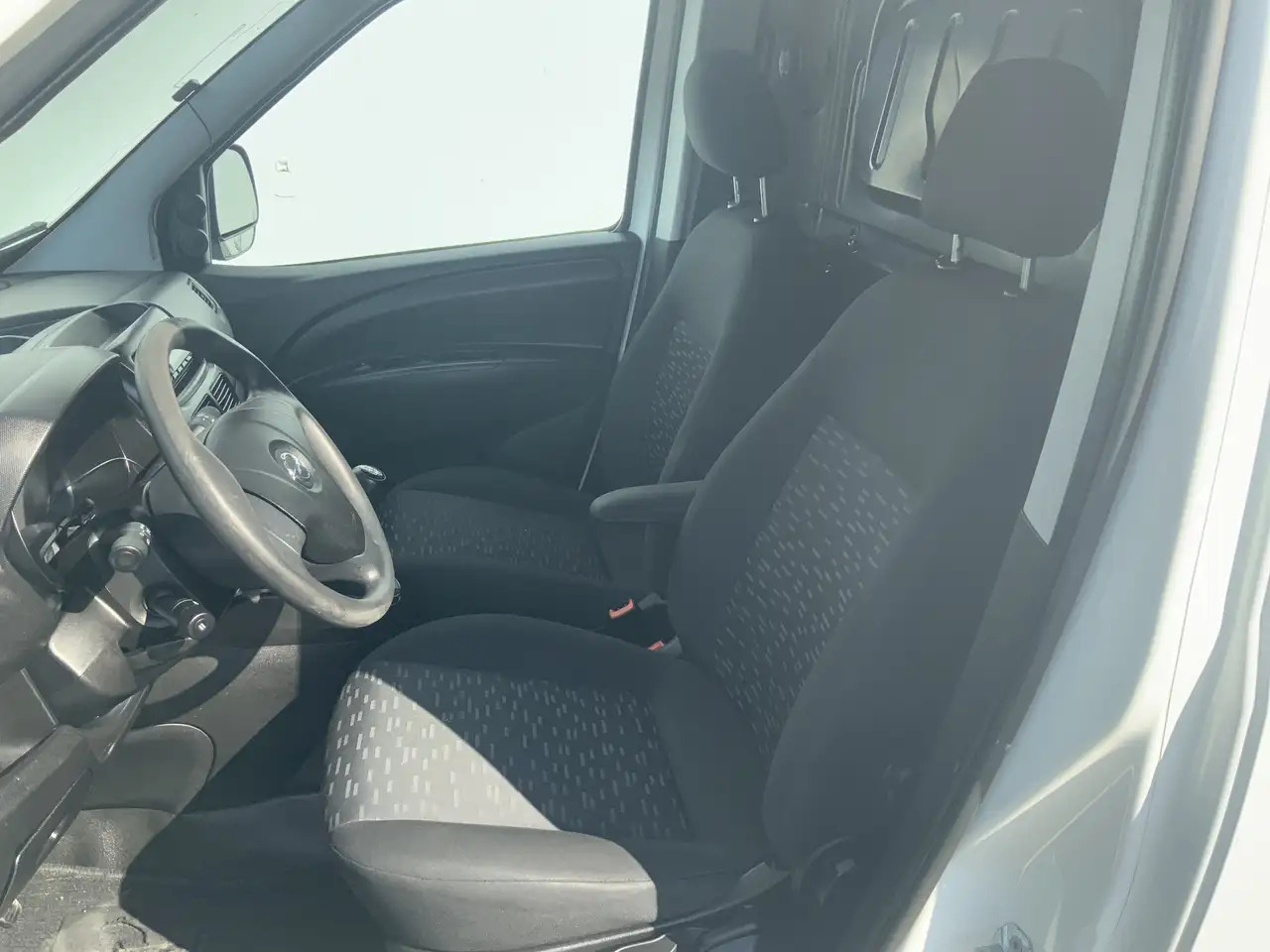 Opel Combo 1.3 CDTi L1H1 EXPORT ecoFLEX Edition Airco Trekhaa - Van kecil: gambar 4 Opel Combo 1.3 CDTi L1H1 EXPORT ecoFLEX Edition Airco Trekhaa - Van kecil: gambar 4